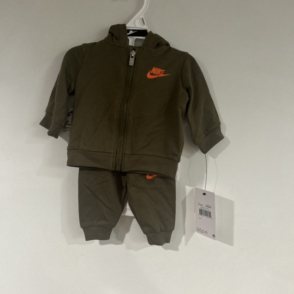 Nike Baby 3pc Set Body & Pants & Jacket In Medium Olive Size Newborn New